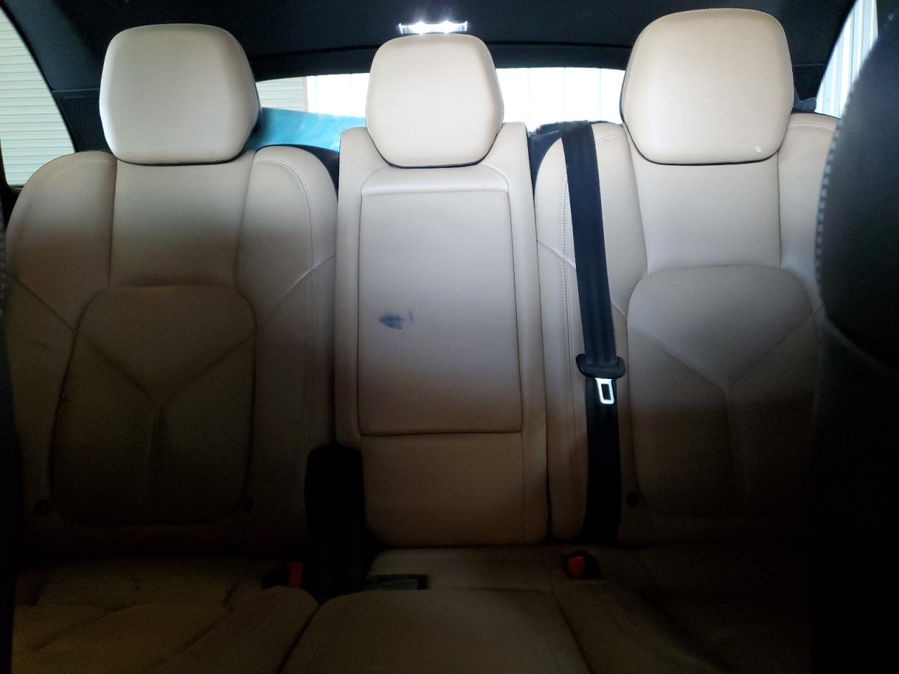 2015 PORSCHE CAYENNE