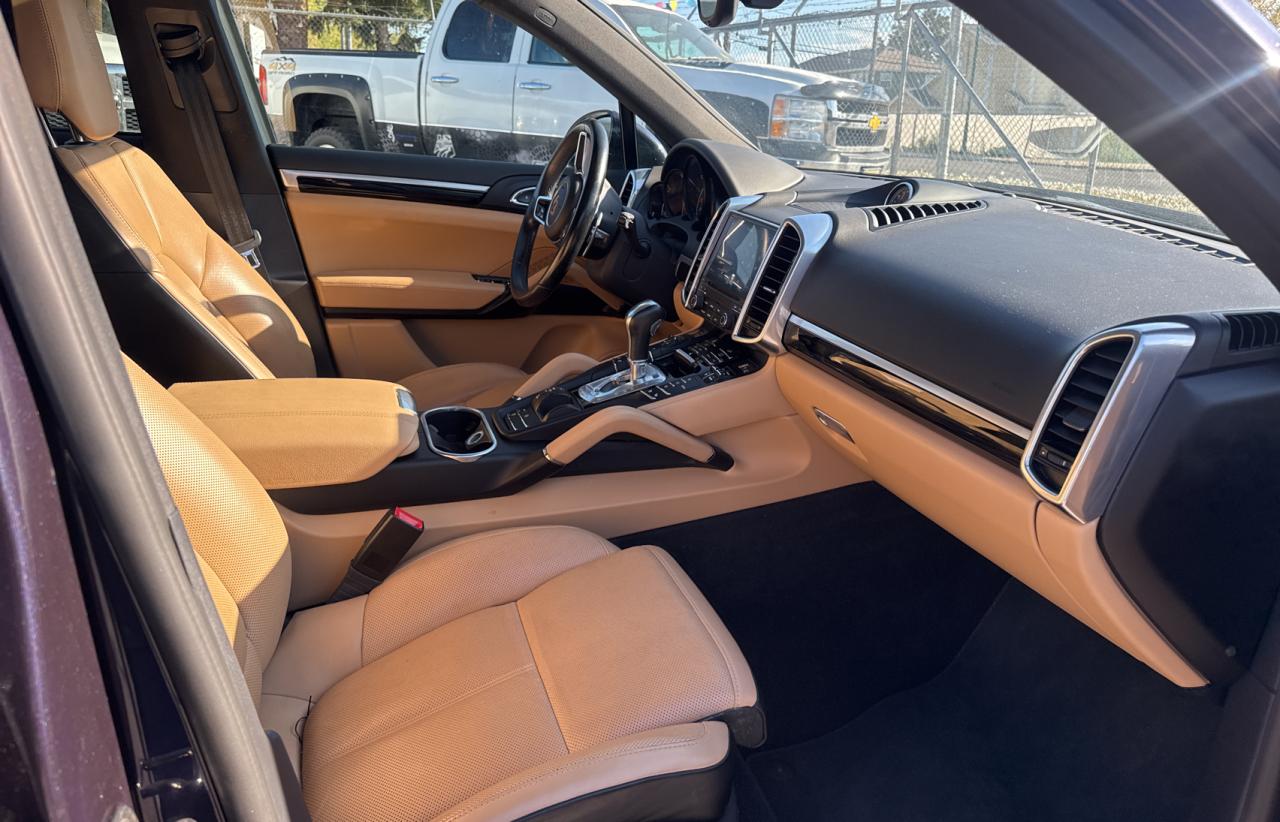 2018 PORSCHE CAYENN