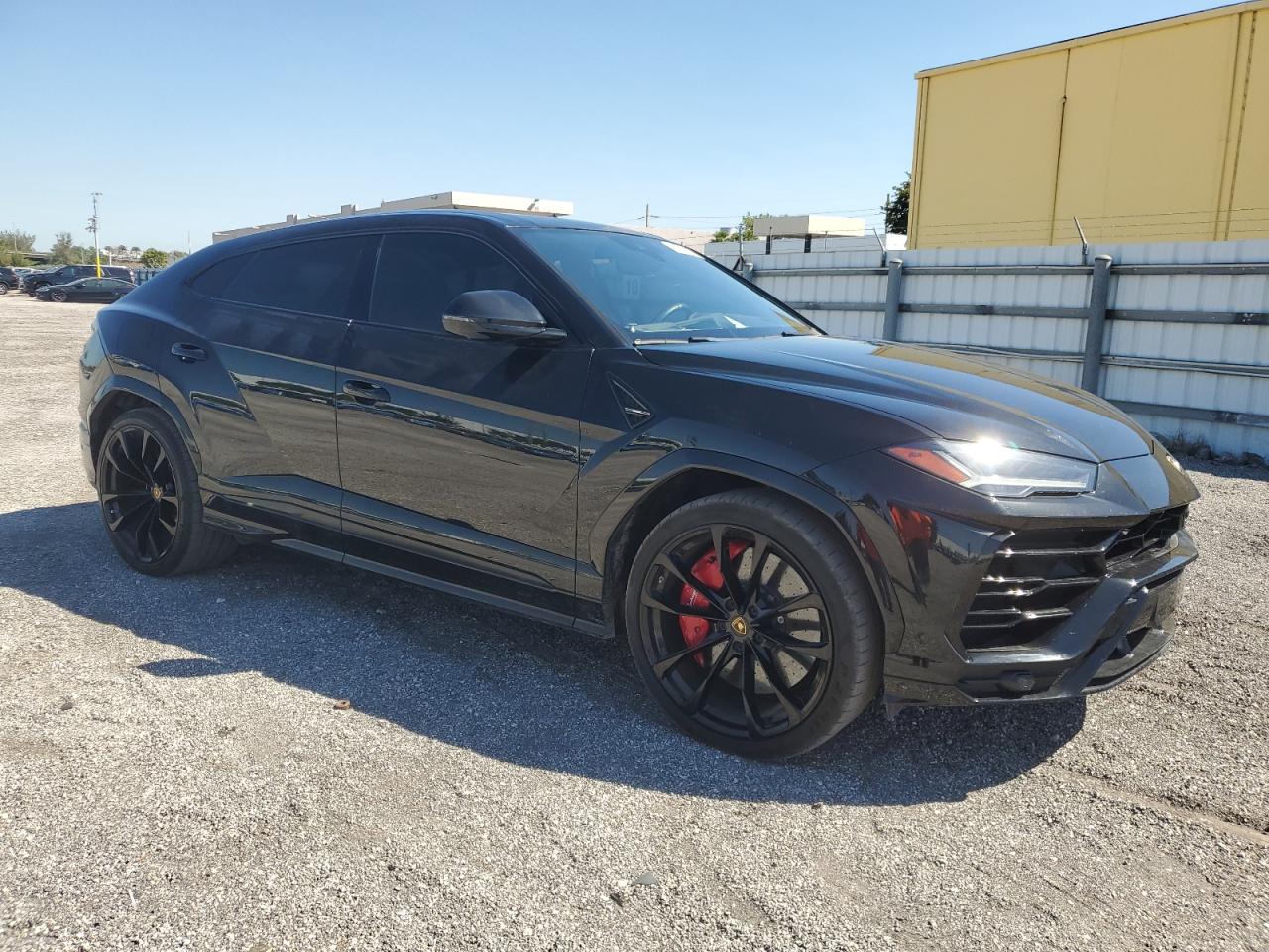 2019 LAMBORGHINI URUS