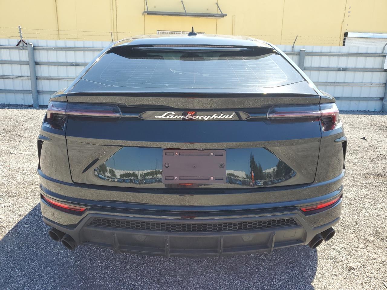 2019 LAMBORGHINI URUS