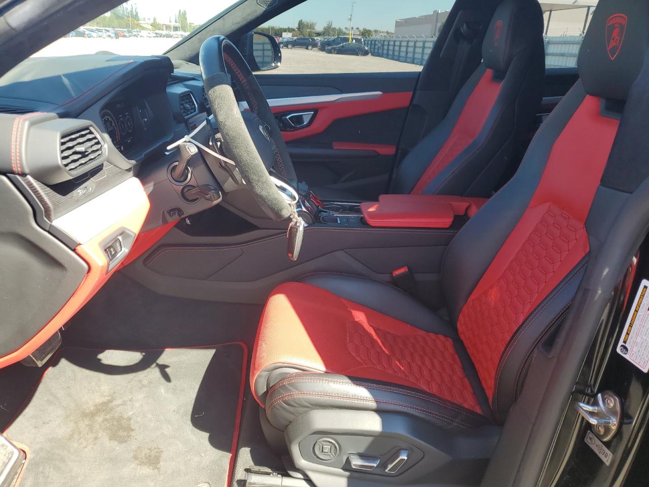 2019 LAMBORGHINI URUS