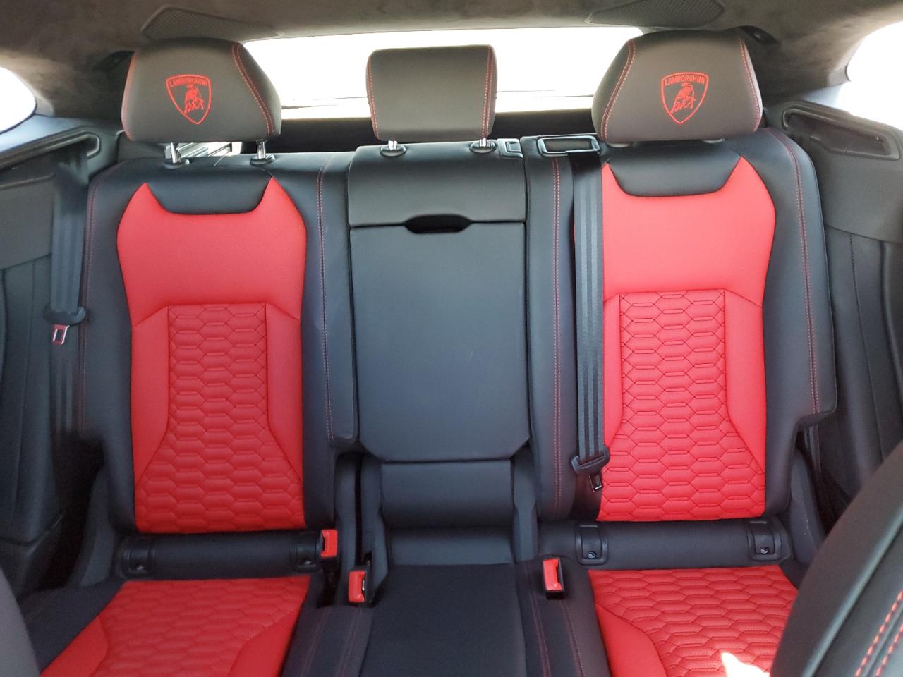2019 LAMBORGHINI URUS