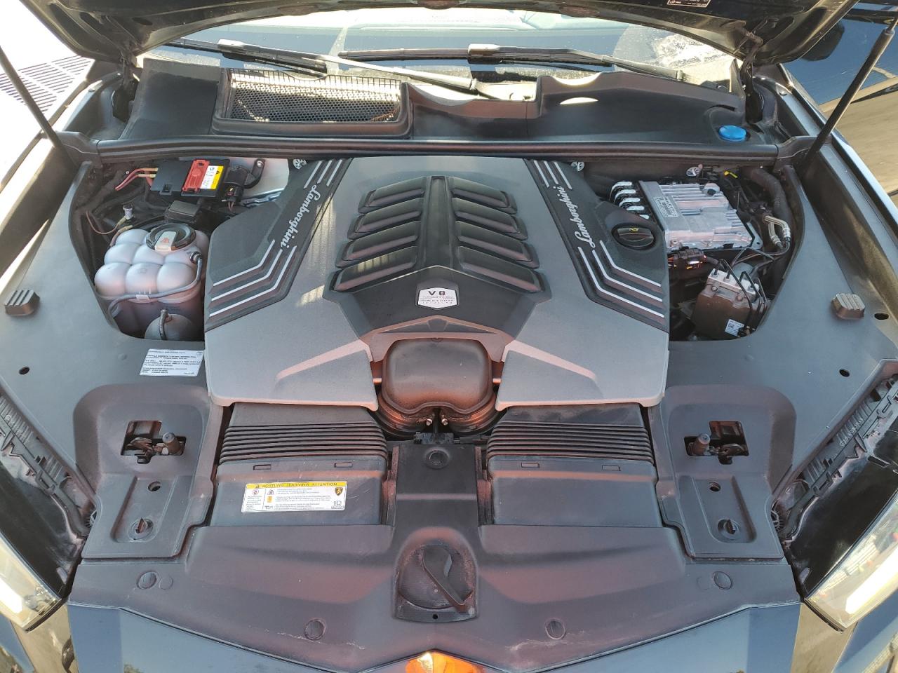 2019 LAMBORGHINI URUS