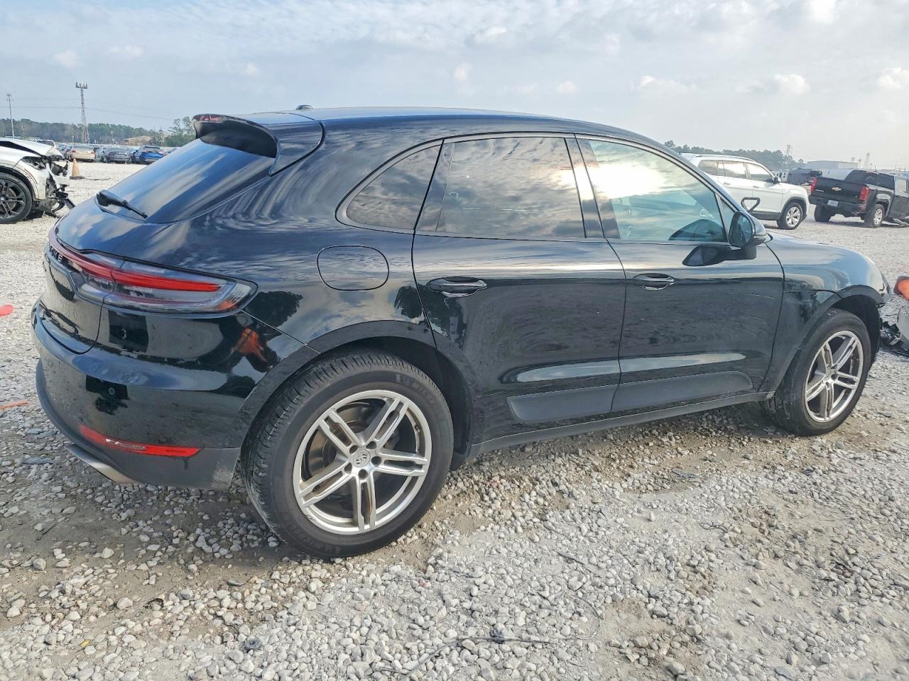 2019 PORSCHE MACAN