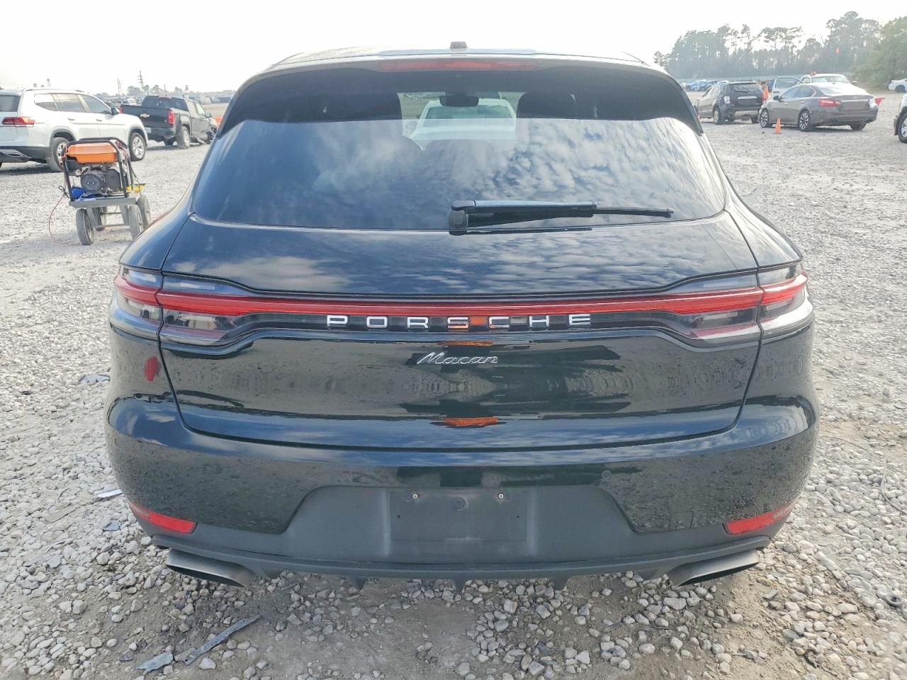 2019 PORSCHE MACAN