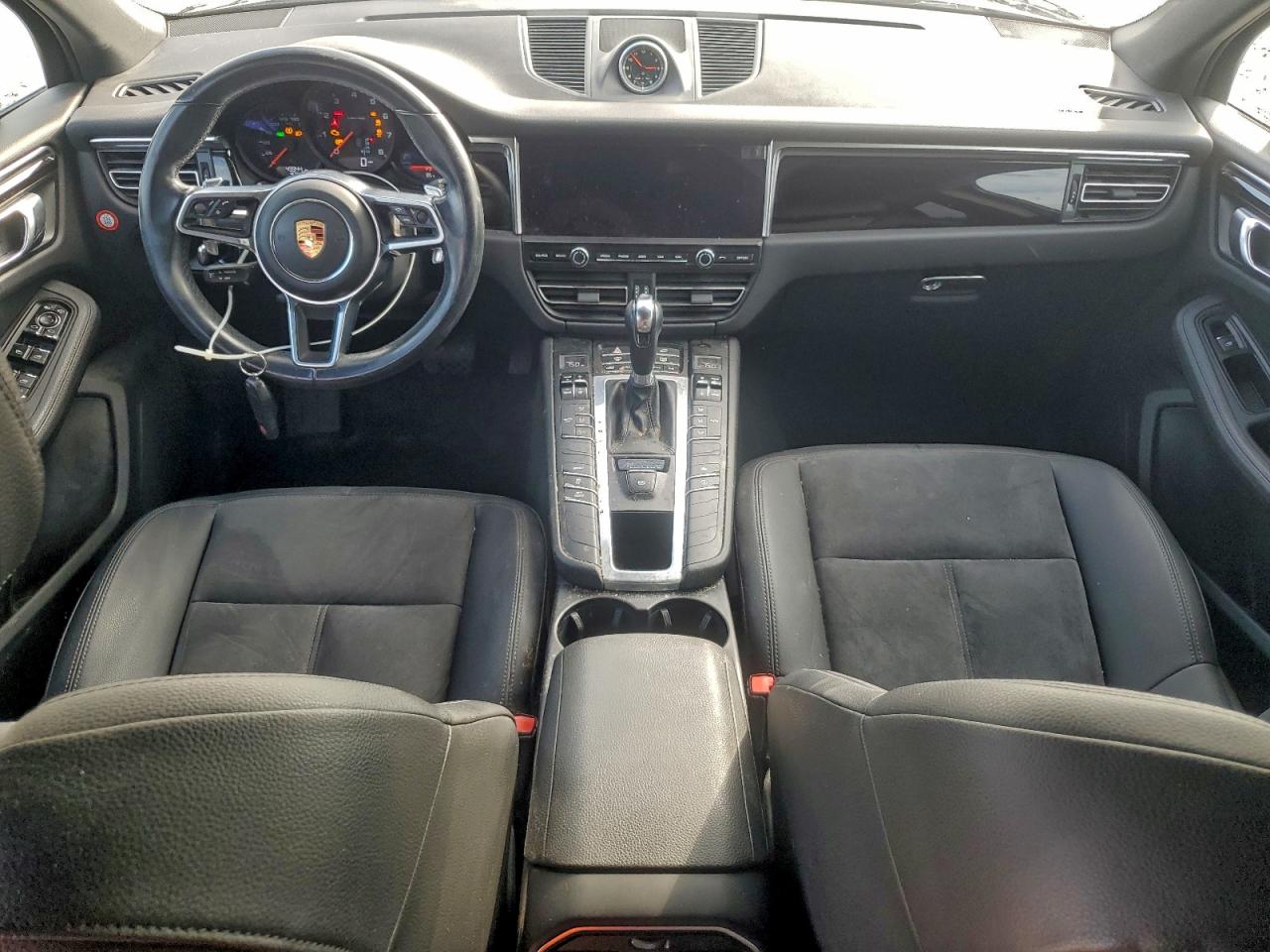 2019 PORSCHE MACAN