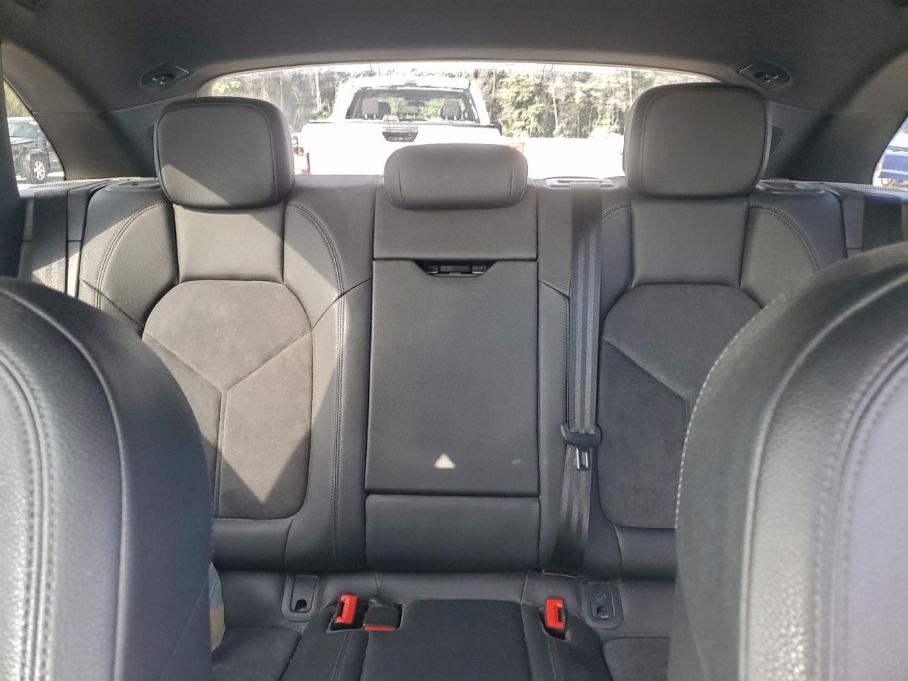 2019 PORSCHE MACAN
