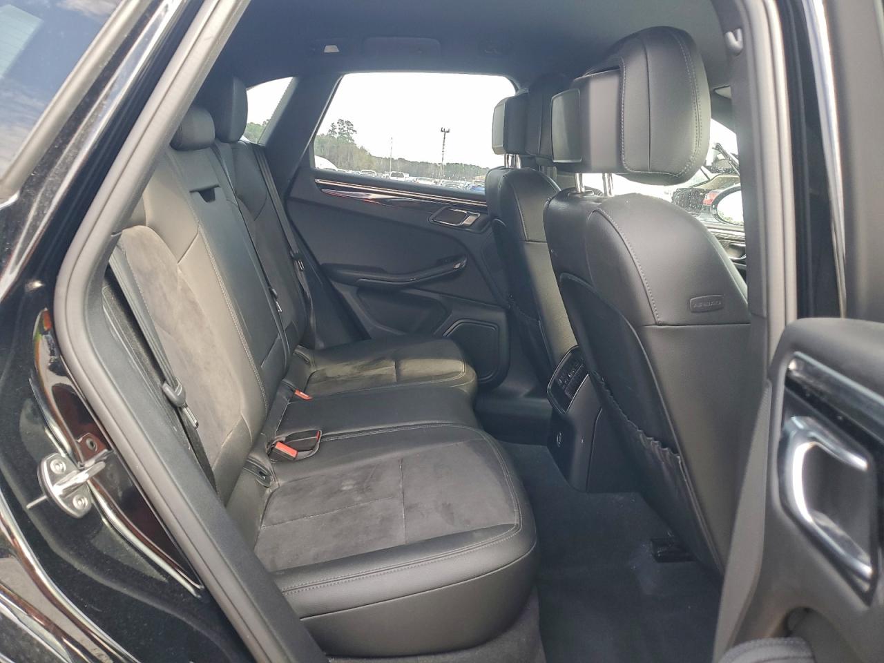 2019 PORSCHE MACAN
