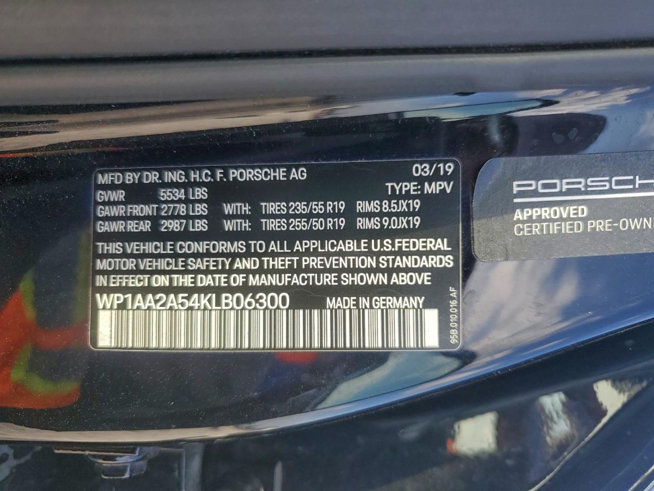 2019 PORSCHE MACAN